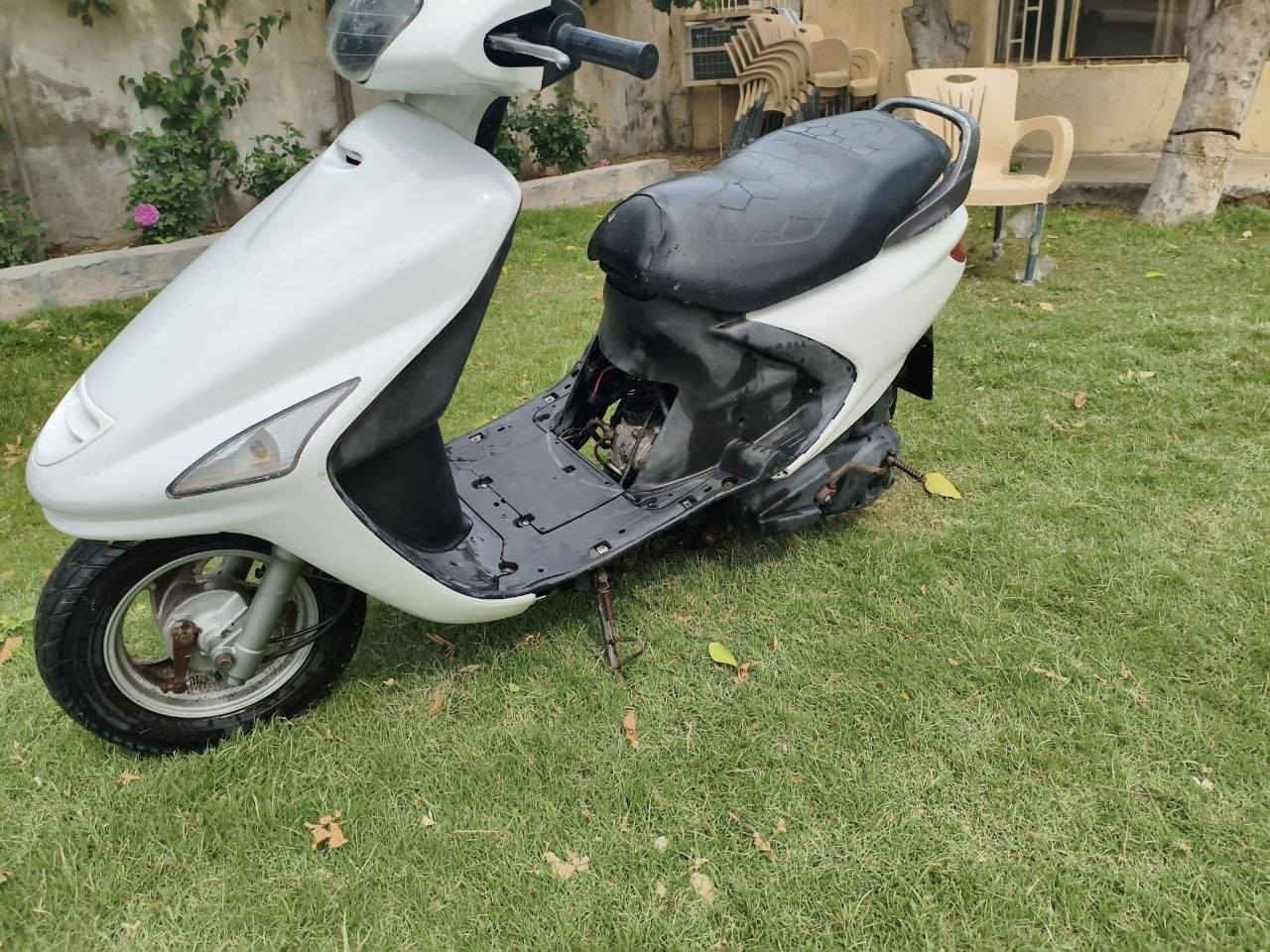 الدراجة للبيع السعر والتفاصيل الاتصال على الرقم ***********
