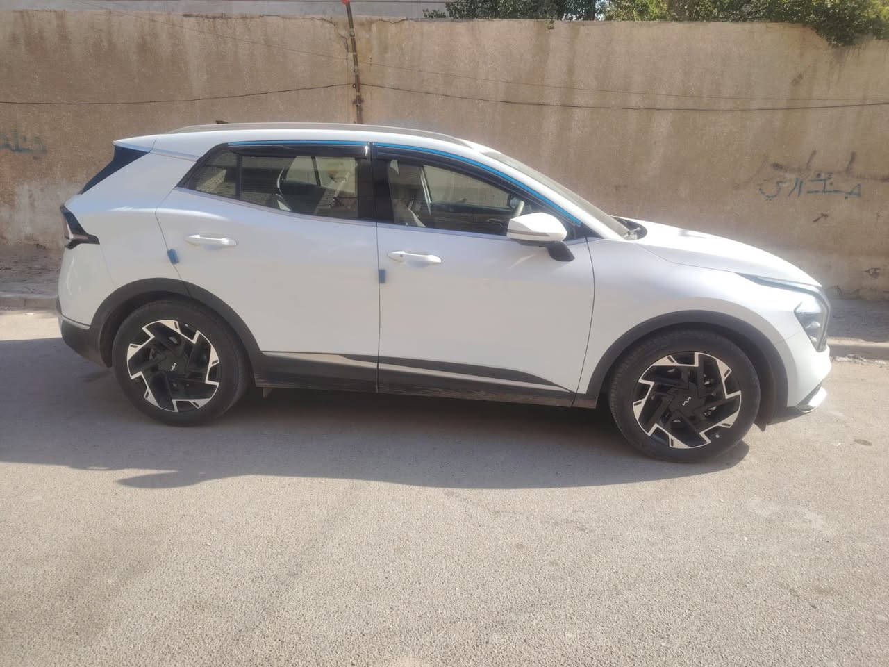 كيا سبورتج خليجي تحويل  مباشر

مكفوله من صبغ او بارد

موديل 24
ماشي38الف
محرك 2000 الفين دوش 
بصمه 
كراسي كهرباء 
تشغيل عن بعد 
شاش نفكيشن 
وكل حجم 19 
كشنات تدفئى 
كشنات مخمل 
داخل عسلي 
رادار امامي 
شفتات ستيرن 
شاحن واير ليس 
مكان سياره بغداد 
تلفون ‭0781 036 0588‬
