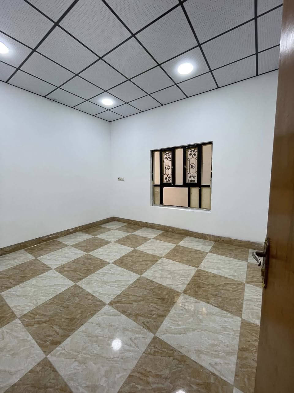 #اعلان565
دار للبيع طابقين 
نوع_الملك :-  طابو صرف  
# @مساحه 200 متر
#السعر 175
الموقع حي عسكري قرب مدرسه بغدا گول 
للأستفسار الأتصال على الارقام التالية :
📞***********
📞***********
أو مراسلتنا عبر { ــــ وتساب ــــ  } 
أو مراجعة #مكتب #كركوك الاجمل  للعقارات ولمقاولات حي العسكري بجانب موقف الكوسترات 
{  #نتشرف #بزيارتكم ونستقبل كافه عروظكم
