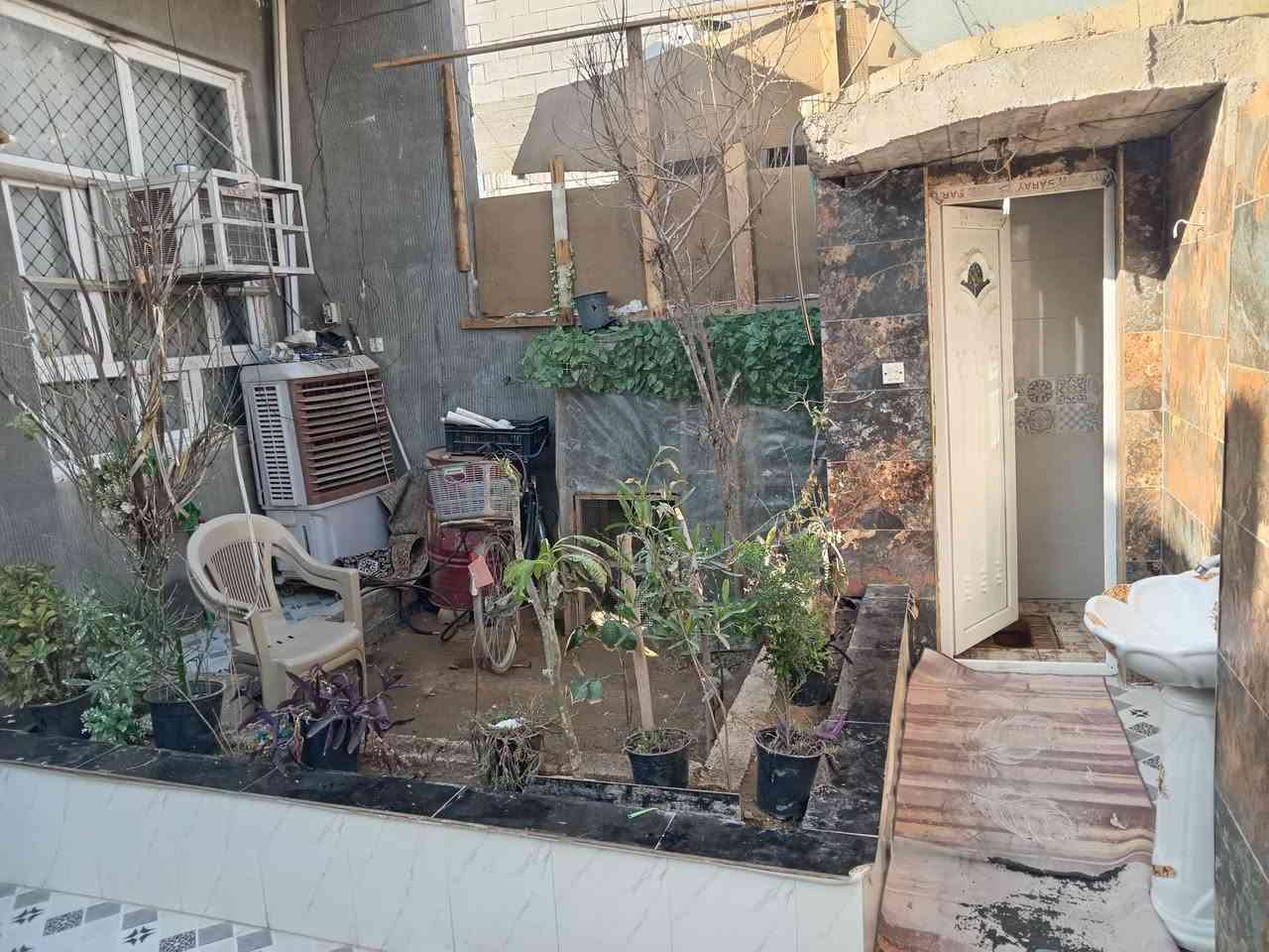 السلام عليكم بيت المساحه ١٠٠ الواجه ٧
والنزال ٢٣ منطقة المفرق الحاج ناصر
عل سايدين قريب عن جامع الحاج نعمه شارع ابو جعفر ابو الجمله
***********
