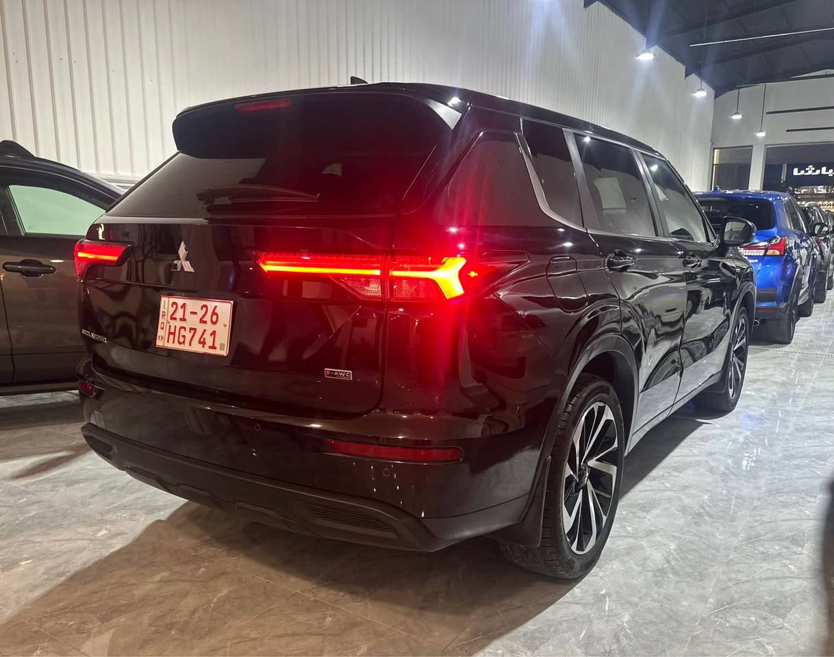 متسيوبيشي اوتلاندر 7 راكب AWD
موديل : 2024
السعر : 200  بي مجال 
العداد :  24  الف 
الضرر :  ضررها كم موضح في الصور رقم شاصي  داخل المنشور 
مواصفات : 
_محرك 25 تتفس طبيعي
_ تشغيل بصمة 
_ 7 راكب + مقاعد تدفئة
_ هاند بربك بصمة
_ اوتو هولد
_ كير ماوس
_5  أنظمة قيادة 
_ تبريد قطعتين 
_ فور ويل
_ مثبت سرعة شفتات ستيرن تنمير عادي
_ لايت وبك لايت ليد
_ رادار امامي
 _مرايات كهربائي
 _ فول تحكم ستيرن
_ نقطة عمياء
 _شاشة كبيره
 _ويل كروم حجم 19 
رقم كاتي: كلفة الرقم ١٥ ورقة بسم المشتري 
العنوان: كركوك / شارع المعارض 
شركة سلام جلال فرع كركوك 
للاستفسار : *********** كركوك, العراق

