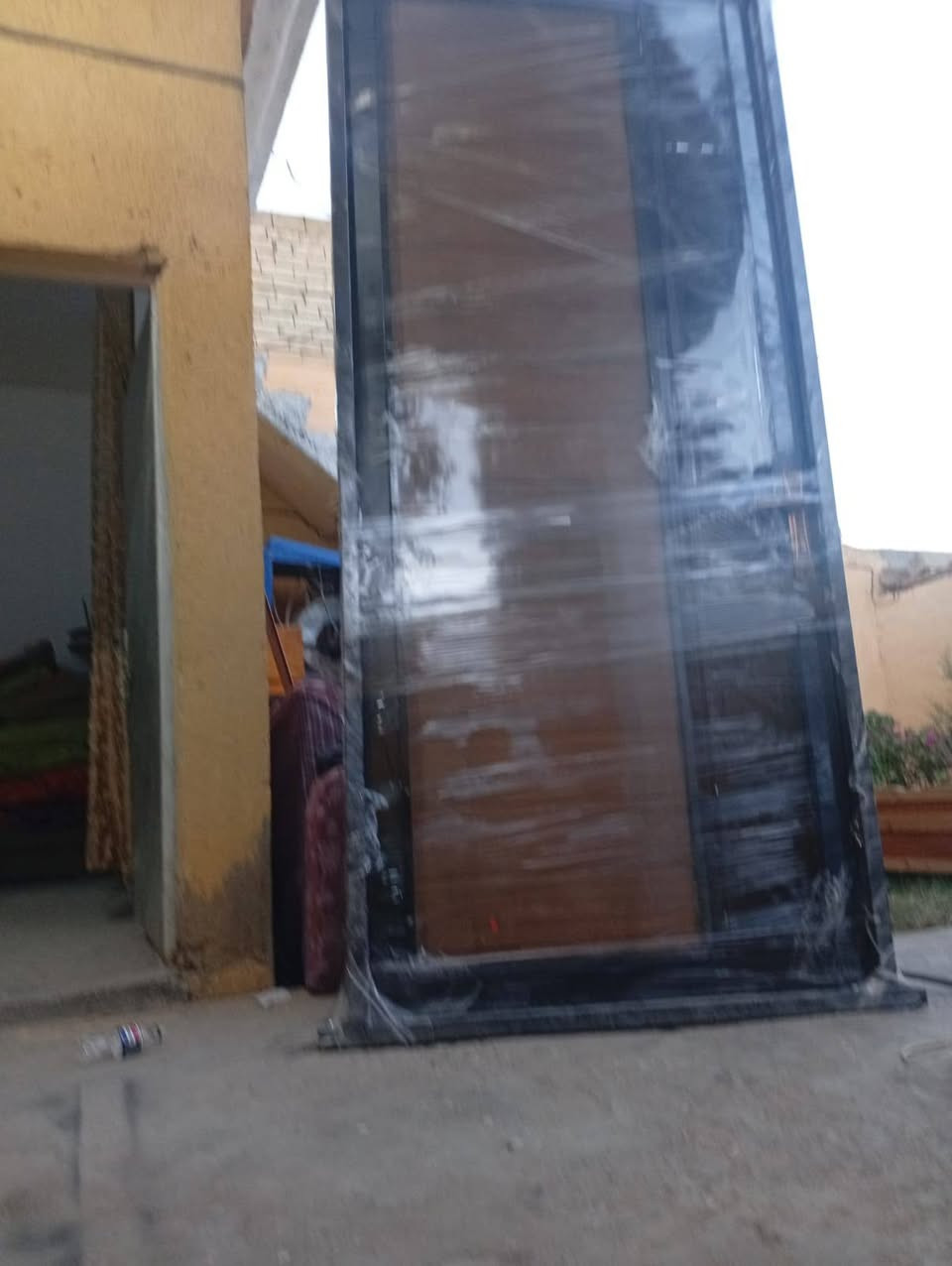 باا بديل خشب للبيع درجه اوله بعده مسلفن قياساته ارتفاع270 عرض 120
للتواصل وتساب ***********
