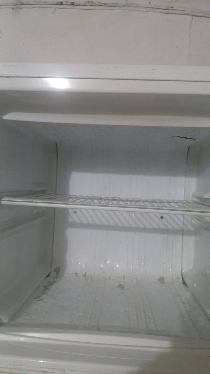ثلاجه للبيع السعر خاص***********
