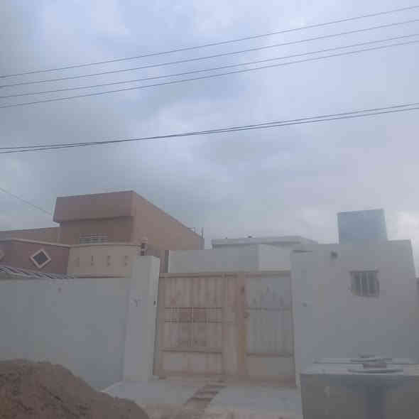 سلام عليكم دار الإيجار  في حي الديوم قرب المحطه مال القطار   المساحه 300متر   الدار  طابق واحد   البيت بعده زيرو    سعر اليجار 350قفل   ***********
