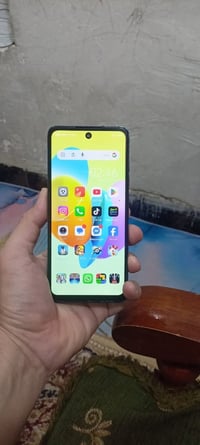 تكنو سبارك ٢٠٢٤ • ١٢٨ • شاشة مبدلة