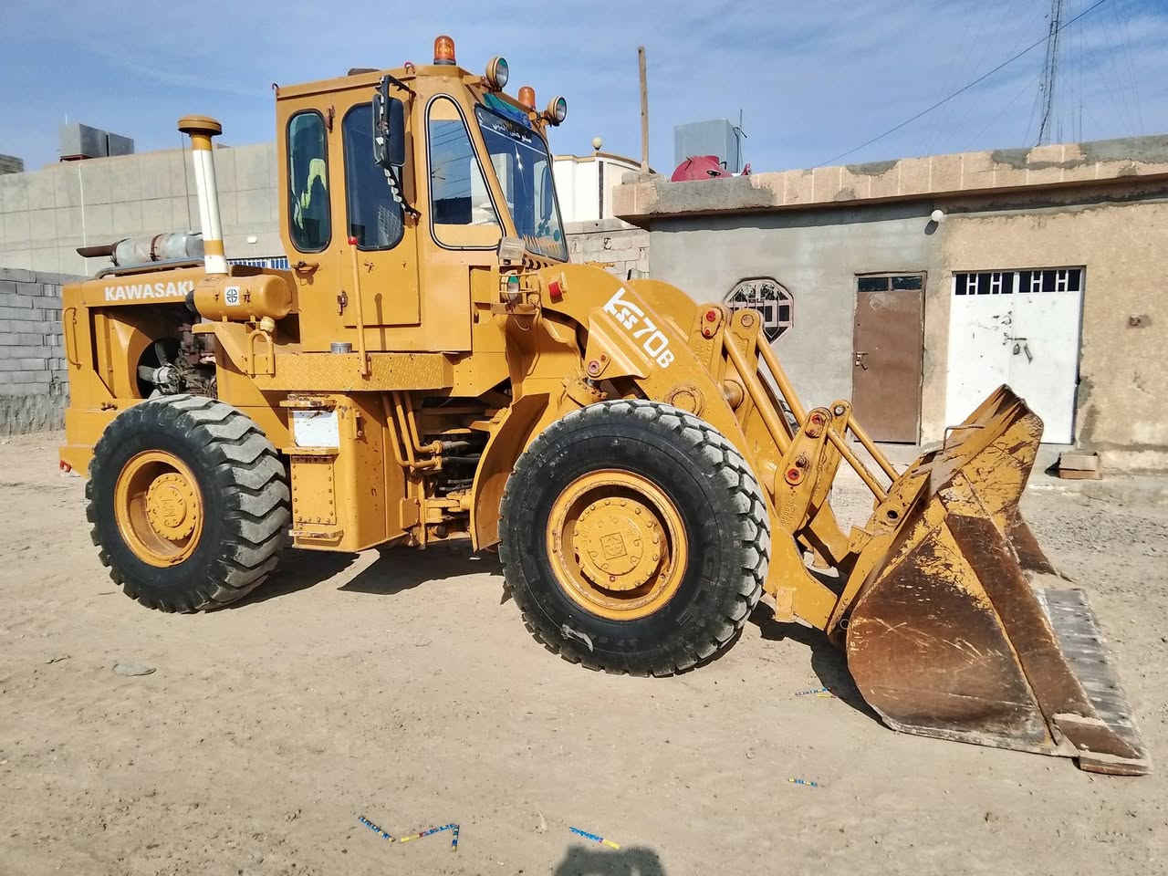 شفل بي موديل 82 رقم ديالى الماني بسمي تخم تاير بريك اربع مكان الشفل رمادي الاتصال ***********
