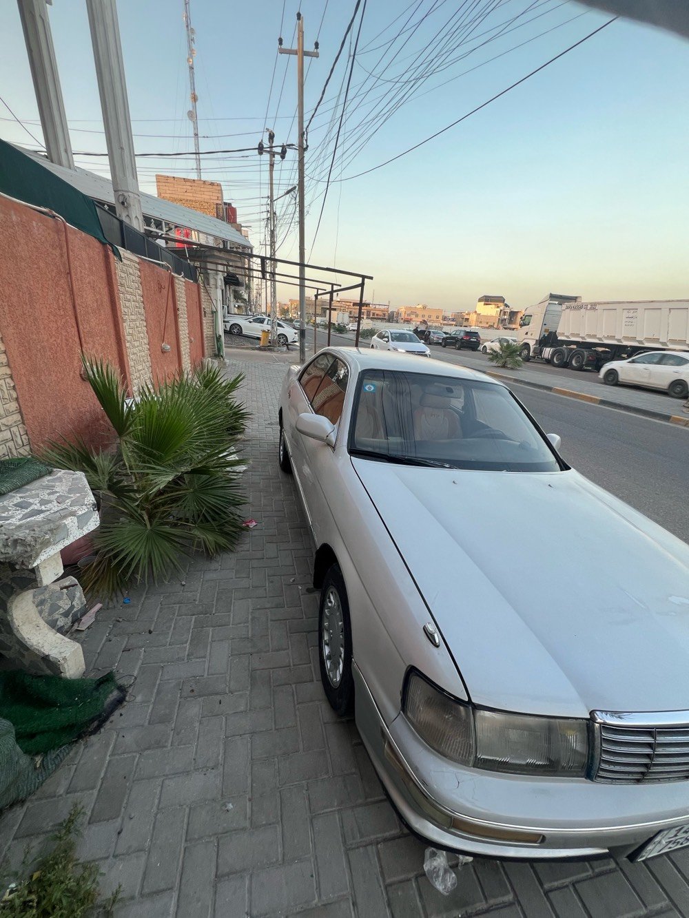 سلام عليكم سياره بطه 1994 سياره نضيفه كفاله عامه بيه جاملق بيه طخت بل باب كراج وسوينا سياره تبريد جديد مكينه جديده كير جديد كلشي جديد  سعر 53  وبيه مجال قليل  بكان البصره حي مهندسين سوك عكيلي رقم ***********