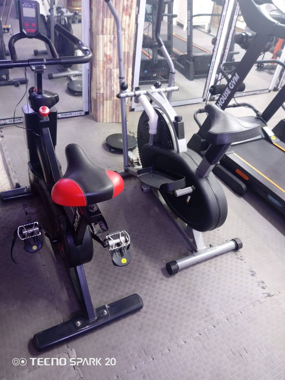 هذني للبيع كلمن اوسعره الي شراي يدخل خاص


**إذا كنت صاحب هذا الإعلان وتريد حذفه لأي سبب، رجاءا أرسل رسالة إلى الدعم الفني**