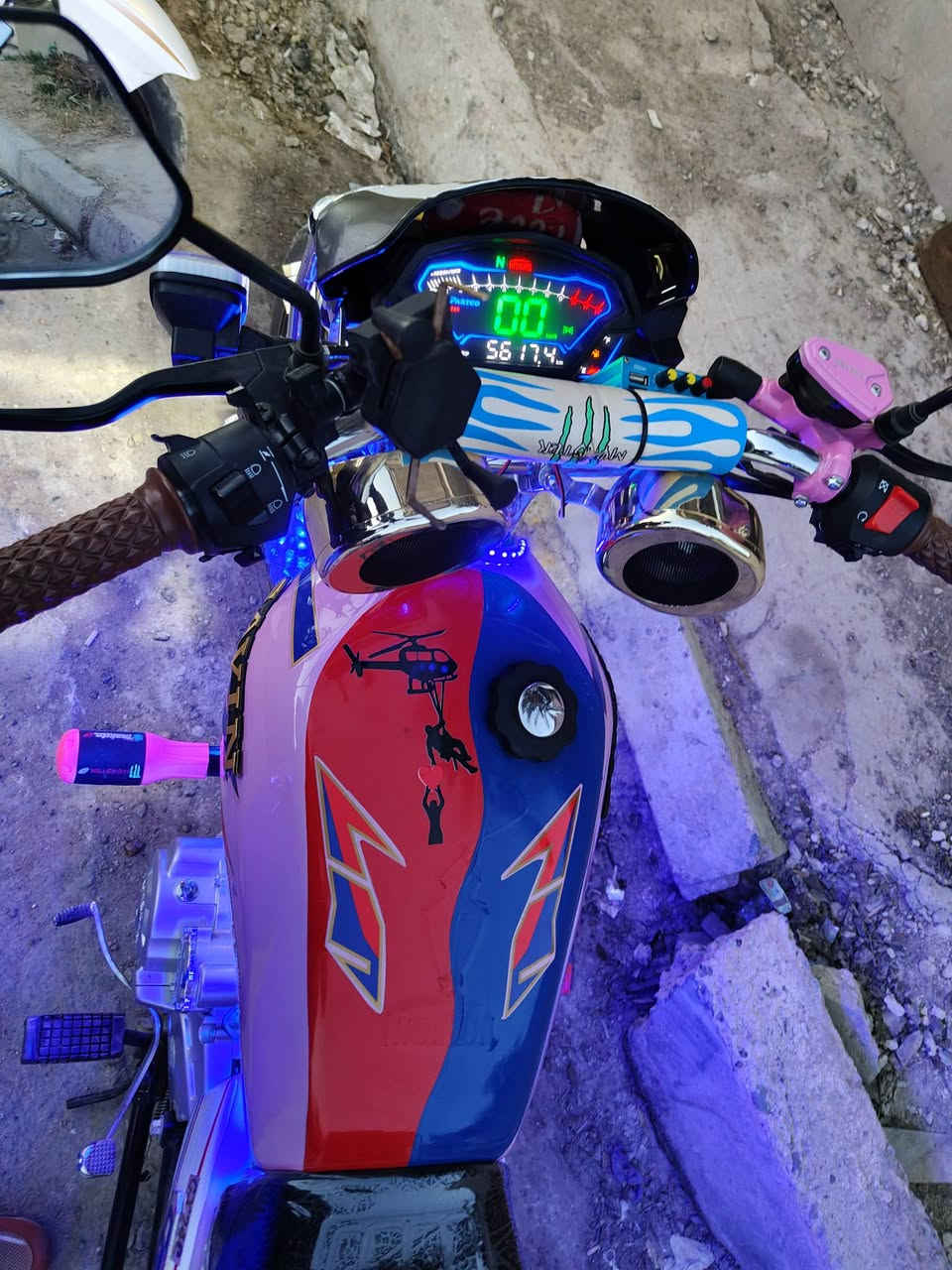 السلام عليكم دراجة سيڤان موديل 25 محرك 200cc
كفالة عامة السعر850,000 بيها مجال بسيط ملاحظة الصندوق مو مشمول


**إذا كنت صاحب هذا الإعلان وتريد حذفه لأي سبب، رجاءا أرسل رسالة إلى الدعم الفني**