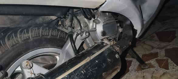 1-اول شي دراجه واحد كوت

2-محرك مكفول

3-منفيس موجود

4-نضافة 90٪

5-Abs شغال

6-لايت جنطه شغال 

7-زر الازدحامت شغال

8-دكمه تشغيل واطفال

9-وياه صندوق وخوذه

...... 

سعر مو ١٢ ورقه لا (850) وكلشي مذكور وكاتبة شراي لاتعبني 

***********
