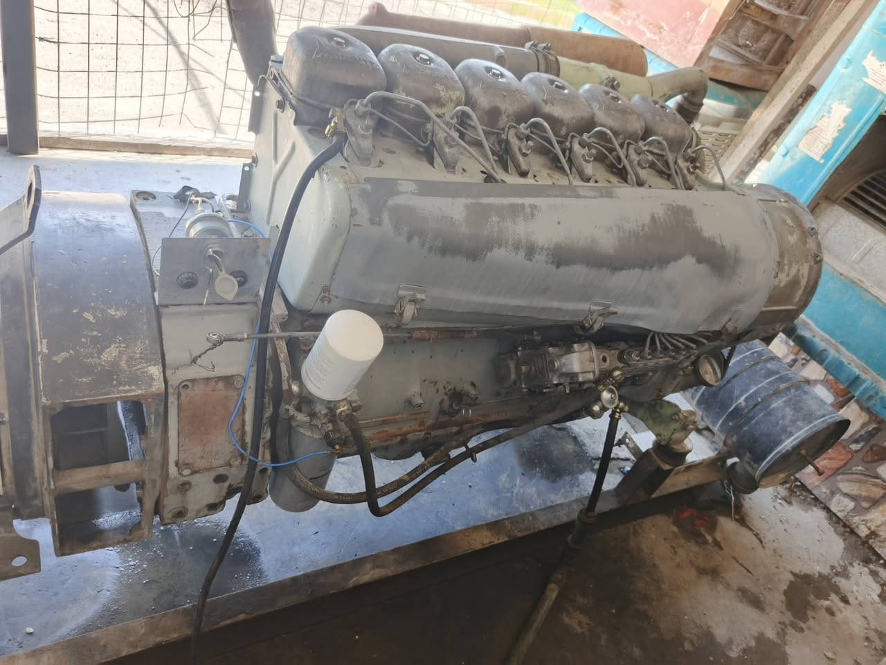 السلام عليكم. من رخصة الادمن المحترم.... مولد دويس ٦ سلندر... سوبر.... ٩١٢ .... راس توليد 85kv شغال بالكامل بدون أي خلل أن شاء الله... للراغب بالشراء ***********
