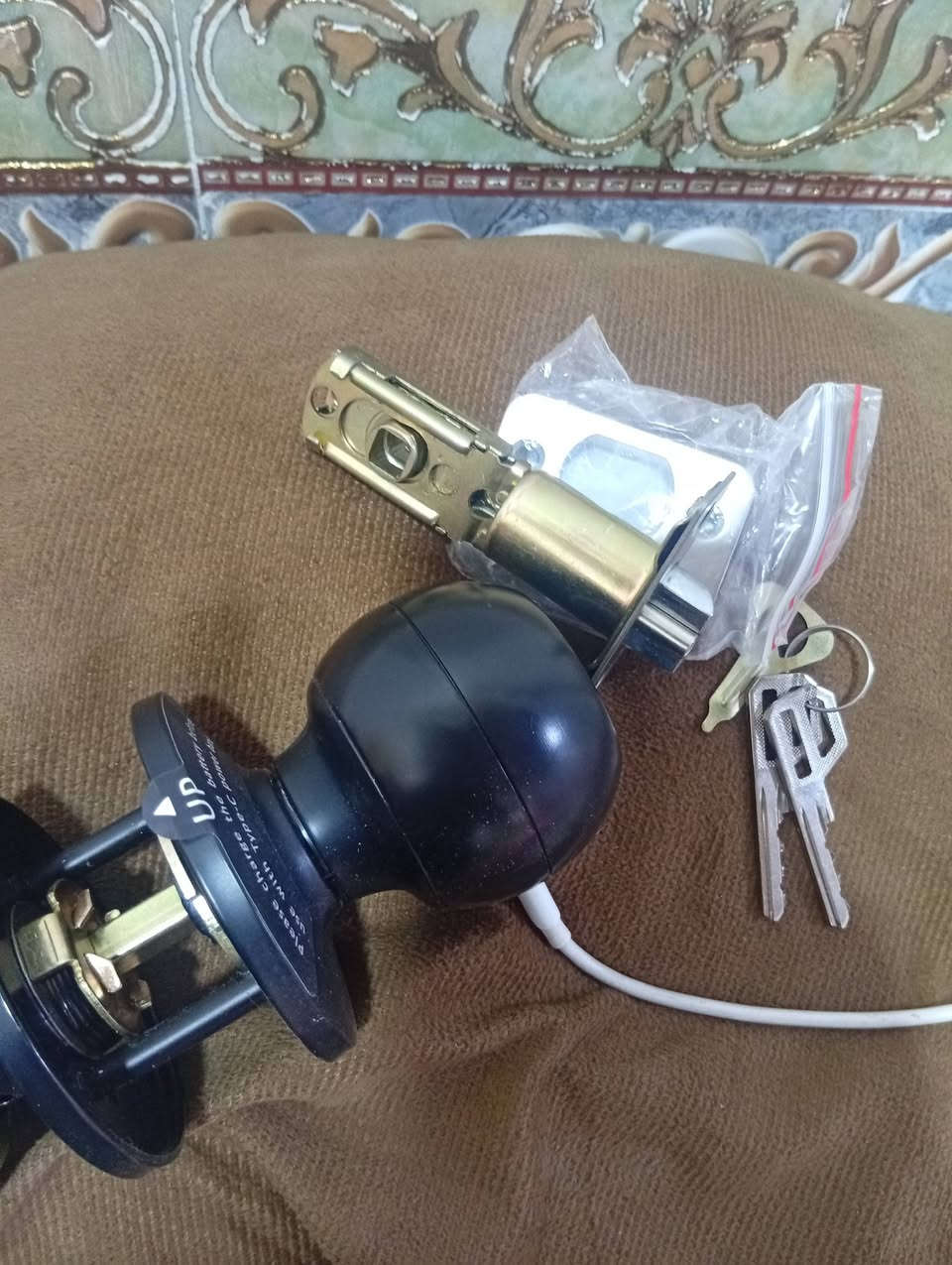 كيلون باب ينشد علئ اي باب يشتغل بصمه وقفل ودكمه شي مرتب ب30الف
***********
