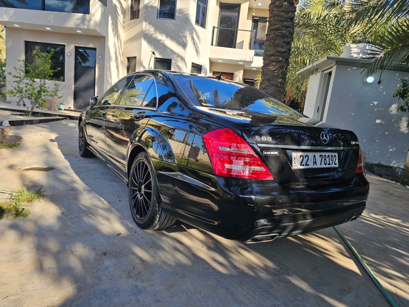 للبيع — Mercedes-Benz S500 موديل 2012

🔥 فخامة ألمانية بسعر فرصة 🔥

🔹 رقم أربيل

🔹 وارد خليجي

🔹 المسافة : 168,000 كم

🔹 اللون: أسود ملكي أنيق

🔹 8 سلندر — أداء قوي وراحة مطلقة

🔹 فل كامل (فتحة سقف – جلد فاخر – تبريد وتسخين مقاعد – شاشة وملاحة – كاميرا – حساسات – تعليق هوائي)

🛠️ ملاحظة بكل شفافية:

تبديل باب الصندوق الخلفي فقط (ضرر بسيط سابق)

عدا ذلك السيارة نظيفة جداً ومحافظة عليها

✔️ محرك وكير وشاصي بحالة ممتازة

✔️ استخدام شخصي

✔️ جاهزة للفحص بأي مكان

✔️ سيارة راكب ومهيأة بدون صرف

💰 السعر المطلوب: 32,000 دولار

سعر مناسب جداً مقابل الحالة والمواصفات — والفحص يثبت

📍 الموقع: بغداد قرب بسماية

📞 للتواصل: ***********