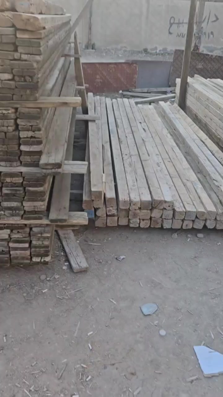 سلام عليكم خشب للبيع سير3×3ولوح 4متر الاستفسار ***********
