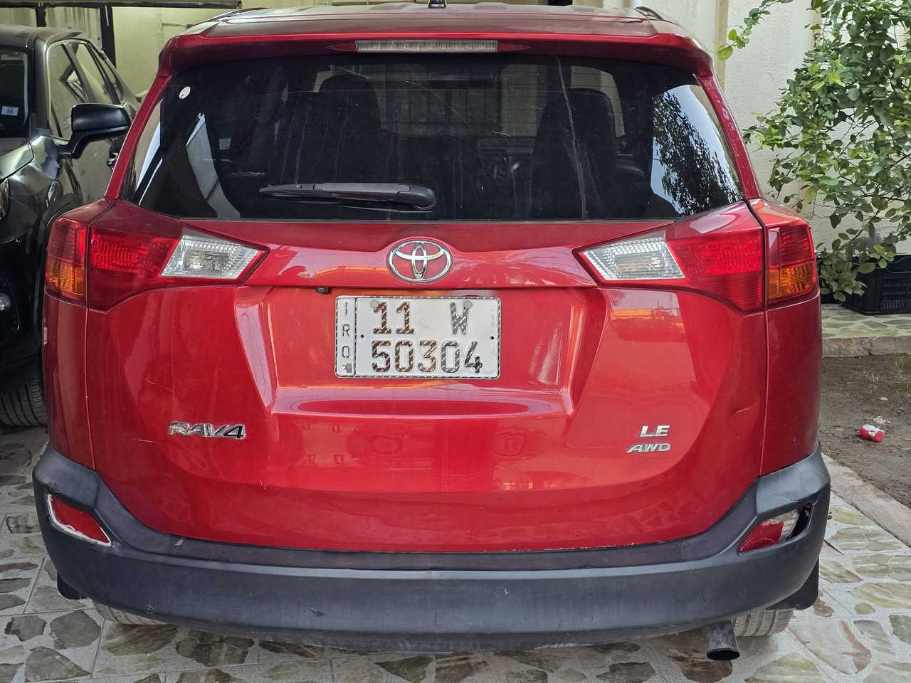 سلام عليكم تيوتا راف فور  موديل 2013 وارد امريكي  دفع رباعي كل الاربيكات سليمة  ضرره شخط خفيف وتم صبغ الجامرلغ والباب سياره كامله اي عطل مابيه جاهزه رقم بغداد رقم الجديد  السعر١٣٨ ورقة  وبيه مجال تحويل ثاني يوم بأسمي .. العنوان ديالىى
رقم الهاتف6137813 0780
