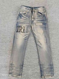 ماركة أميري • قياس ٣٠-٣٢ • طول ١٠٠سم