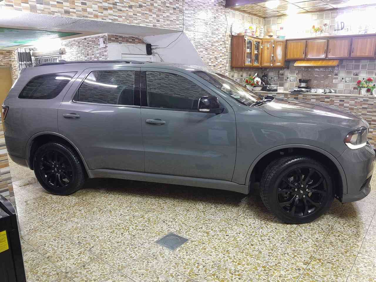 للبيع دورنكو موديل ٢٠ مكفوله كفاله
عامه المواصفات فول 
فتحة سقف 
بصمة تشغيل تشغيل عن بعد 
 كشن كهرب 
كشن جلد 
كشن خزن 
شفتات استيرن 
تحكم استيرن
صندوك كهرب  
توقف ذاتي 
نضام ايكو 
كاميره دواره 
مري كهرب 
حساس أمامي وخلفي 
رادار جانبي 
محرك ٣٦٠٠
تحديد مسار 
نقطه عميه 
ليت زينون عالي وناصي اصلي 
لون اسمنتي
وبعد بيه اهويه مواصفات 
رقم اربيل وبسمي فحص وهزه جديد مكان السياره موصل وهذا رقمي *********** ***********  السياره وكالة هارلم
