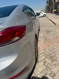 النترا موديل ٢٠١٧ رقم انكليزي بغداد وسيارة با اسمي تحويل ثاني يوم جاهز...