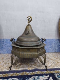 مبخره نحاس قديمه لارتفاع 62 العرض 44 الاستفسار على 07712625146 بغداد, ...