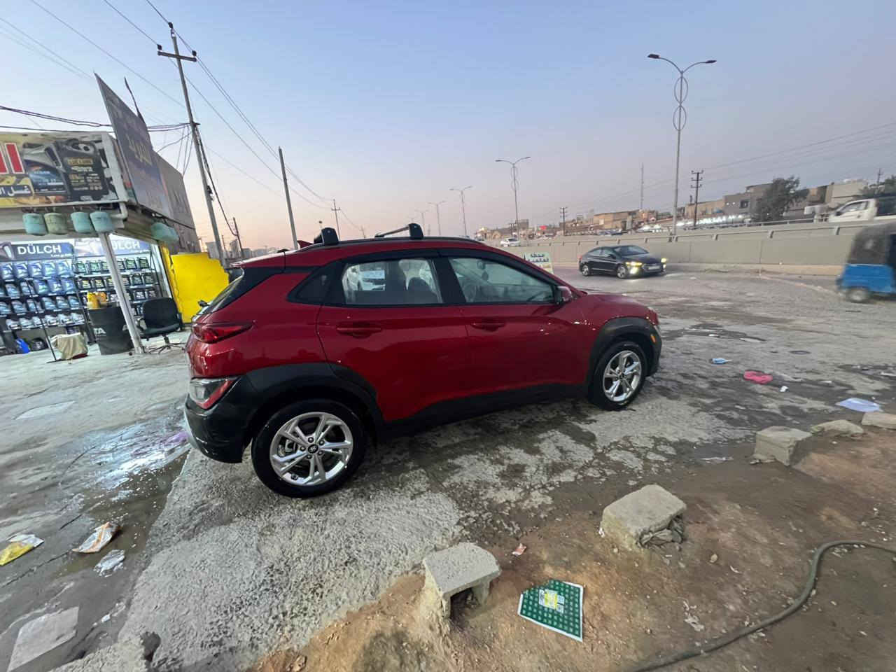 هيونداي كونا 2023 – مكينة 2000 – AWD – عداد 22،000 ميل
🔹 النوع: هيونداي كونا

🔹 الموديل: 2023

🔹 المحرك: 2.0 لتر / MPI

🔹 الدفع: دفع رباعي AWD

🔹 ناقل الحركة: أوتماتيك cvt

🔹 العداد: 22,000 ميل فقط

🔹 اللون: (احمر) 

المواصفات:

 • محرك 2000 ناعم واقتصادي DUCH

 • شاشة وسطية

 • كاميرا خلفية + حساسات

 • كروز كنترول

 • ستيرن تحكم

 • أنوار LED

 • ايرباك السائق طاك

 • مانع انزلاق ABS

 • نظام توازن إلكتروني ESC

 • وضعيات قيادة

.اوتو ستوب  

اشاير بالمري 

الحالة:

 • السيارة نظيفة جداً

 • استخدام خفيف

 • الداخل والخارج مثل الجديد

 • ما تحتاج أي مصرف

 • 

السعر:

167$

السعر قابل للتفاوض للجاد

رقم الهاتف ***********

موقع بغداد الزعفرانية📍
