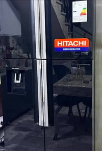 متوفر ثلاجه هيتاشي ام 4 ابواب للبيع مكاني بغداد البنوك للاتصال 0772253...