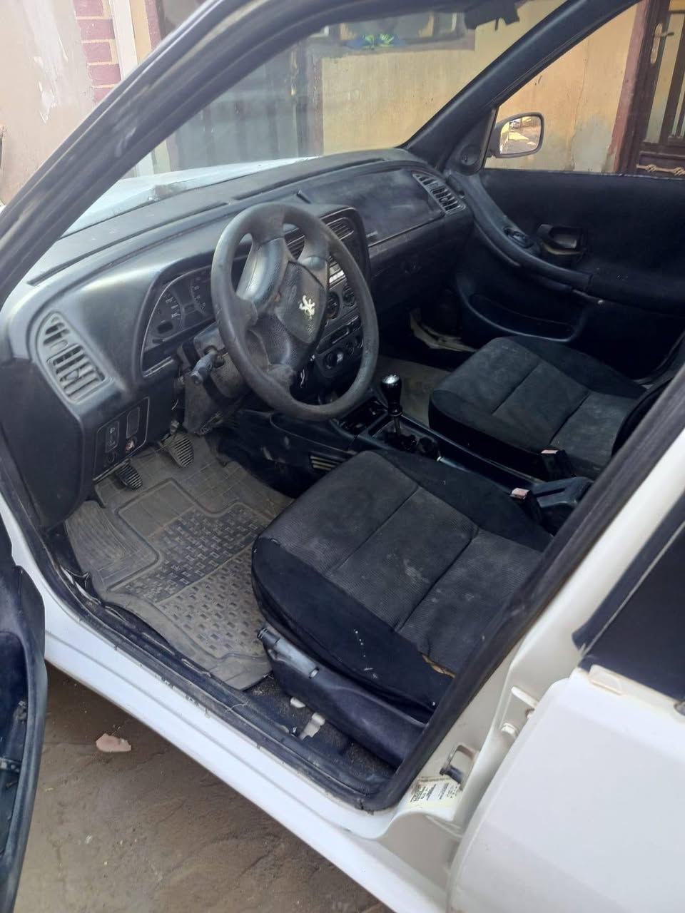 تحية طيبة
بيجو فرنسي 

موديل 2002

رقم نجف صدامي

سنوية صاقطه ٢٠٢٠

ابلادي كير ومحرك 

حلوه عظمتها 

كير محرك صدر 

دواخل نظيفه 

السعر المطلوب /25/وبيها مجال 

مكان السيارة بلكوت مركز مدينه

الاستفسار اكثر اتصال على الرقم 

/***********/

/***********/
