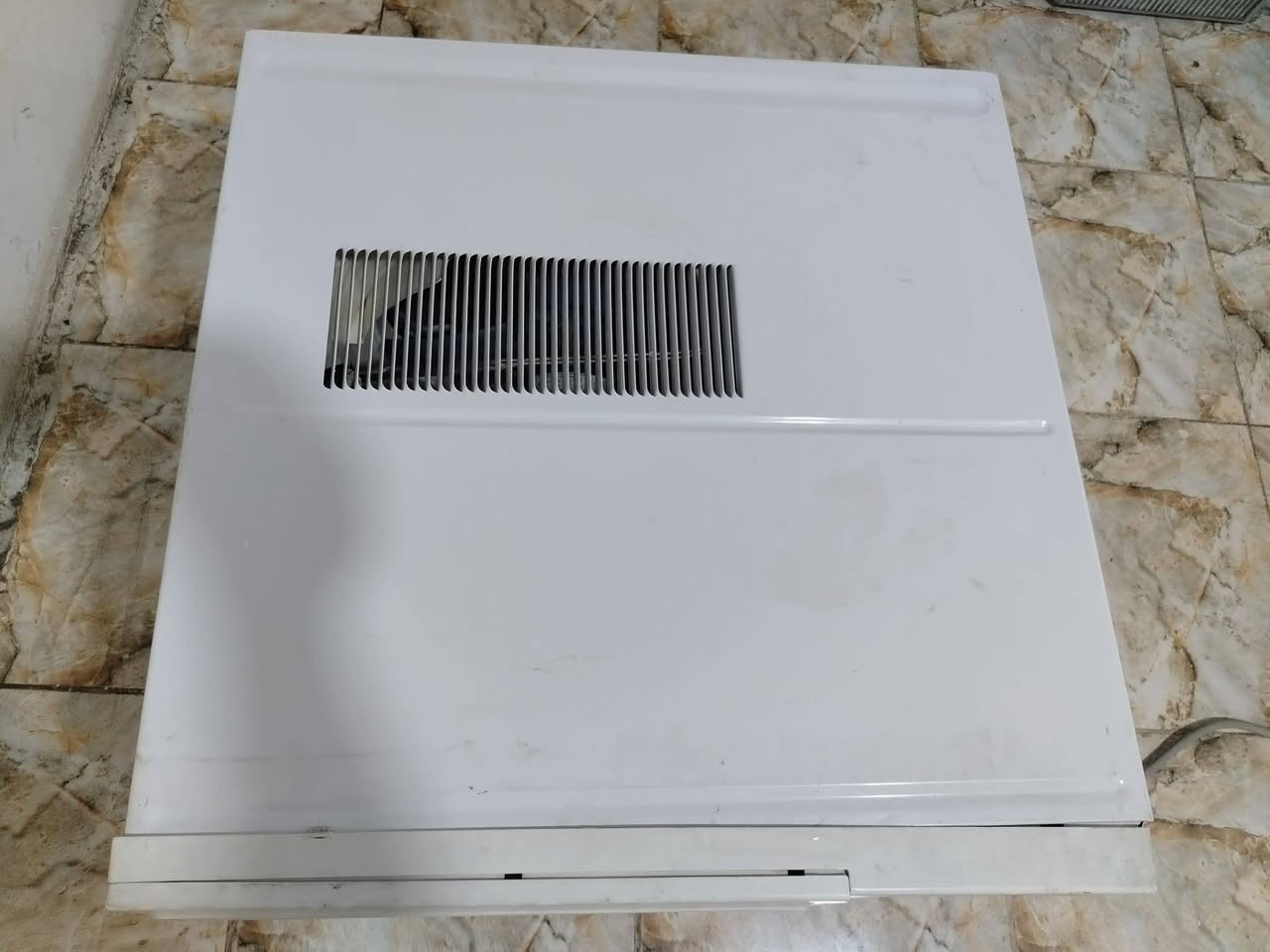 @للبيع مكيف 2 طن ع فحص مكان الزعفرانيه اتصال ع رقم ‪0770 167 8432‬‏
