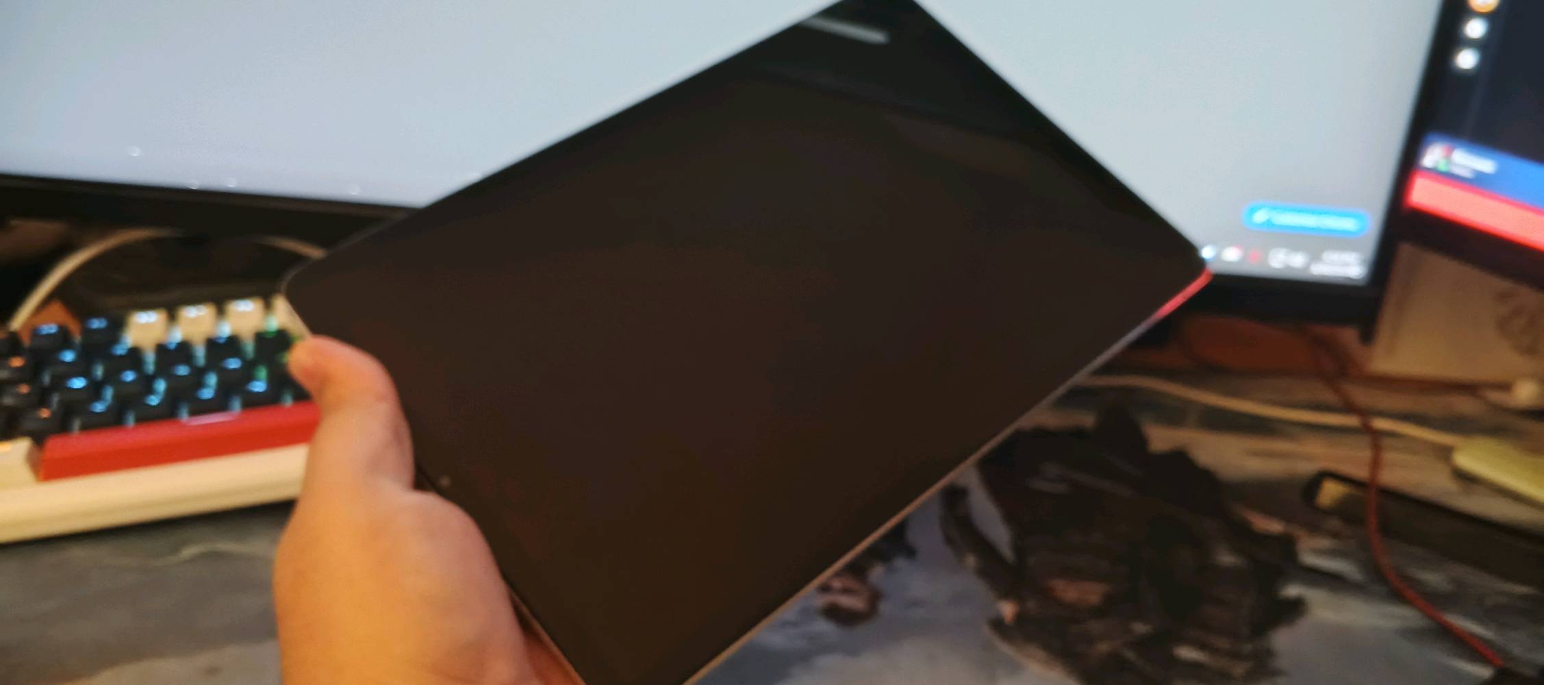 تابليت شاومي باد 5 بحاله ممتازه ياتي بالكامل ملحقاته والكرتونه ذاكره 256 رام 8 جيجا معالج سناب دراغون 860 شاشة WQXGA HDR110 DOLBY VISION 120HZ رباعي سبيكرات Dolby audio بطارية 8720mAh بسعر 270 الف وبي مجال  مكاني بغداد