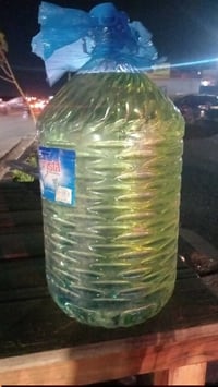 عندي بنزين اللبيع قارورت سعر القارورة ١٠الف ٠٧٧٣١٦١٥٤١٠//٠٧٨٣٦٢٠٢١٤٠