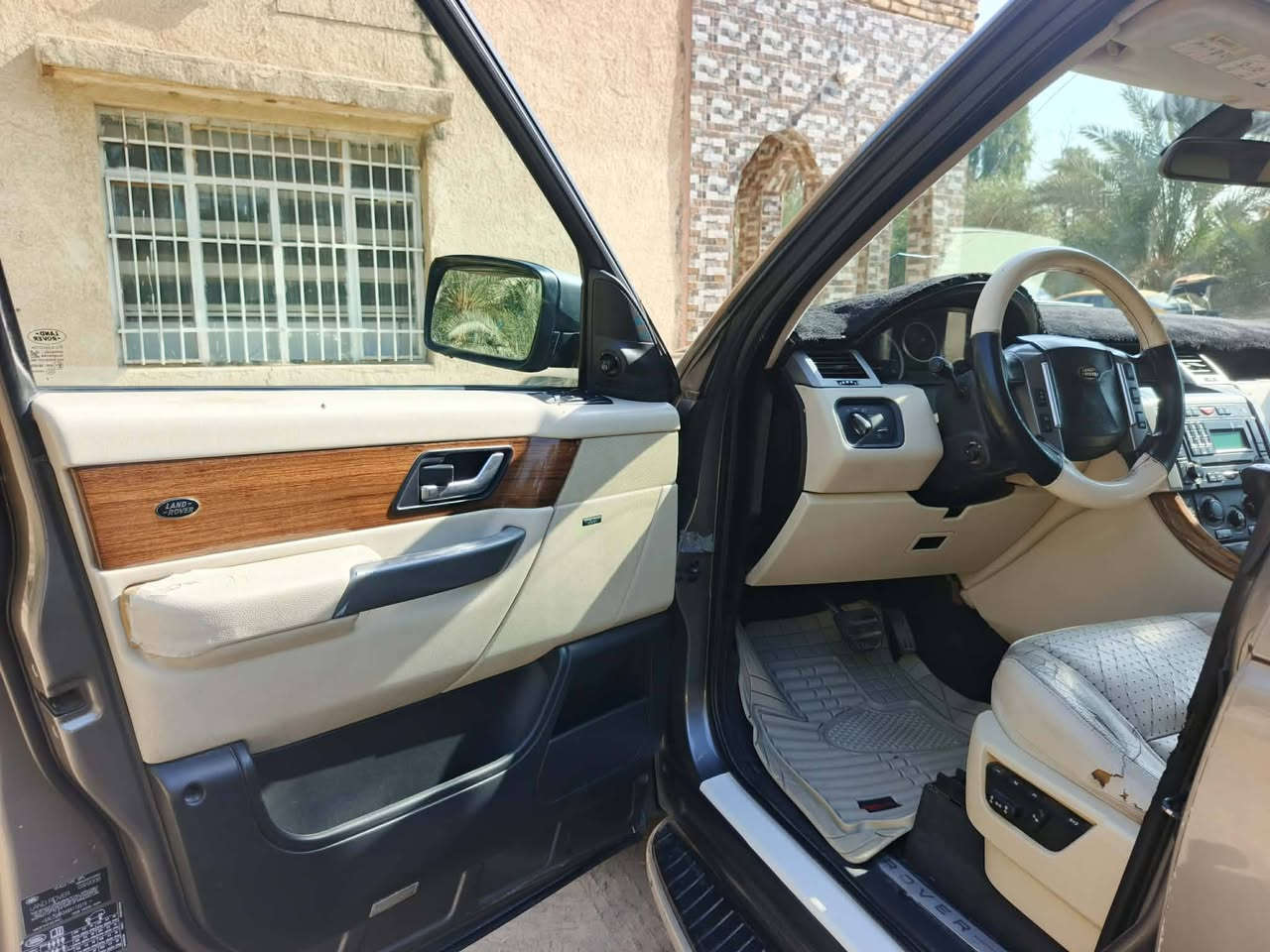 للبيع او مراوس موديل ثمانيه محدثه 13 سياره جاهزه تدفئه تبريد حداديه ***********
