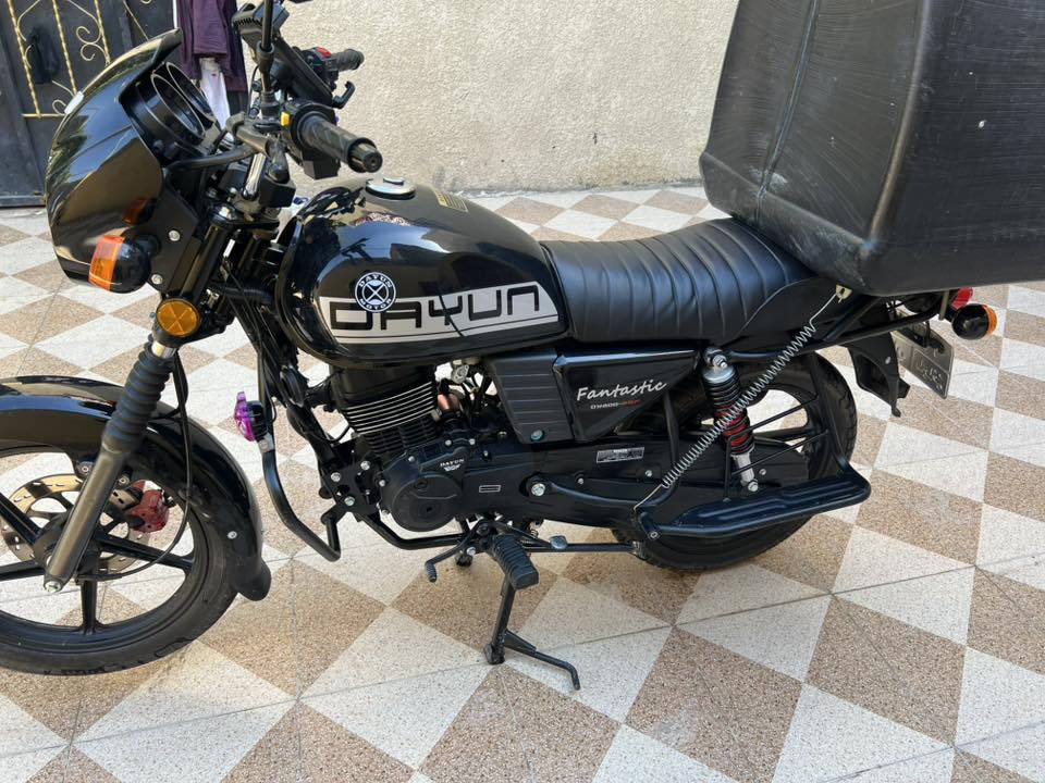 سلام عليكم دراجه دايوان مديل ٢٠٢٥ زيرو وكيل صارلها شهر طالعه من الوكيل روح بيها الاربيل الأيران وين ماتريد اطلع بيها بصمه تشغيل عن بعد مكينه c٢٠٠ يعني طياره رقم وسنويه اربيل وكيل مالتها بل حله يسويلك وكاله ويدزها الك ب٥٠ الف العنوان البصره الزبير      السعر ٢٤٠٠ وبيها مجال بسيط      ***********
