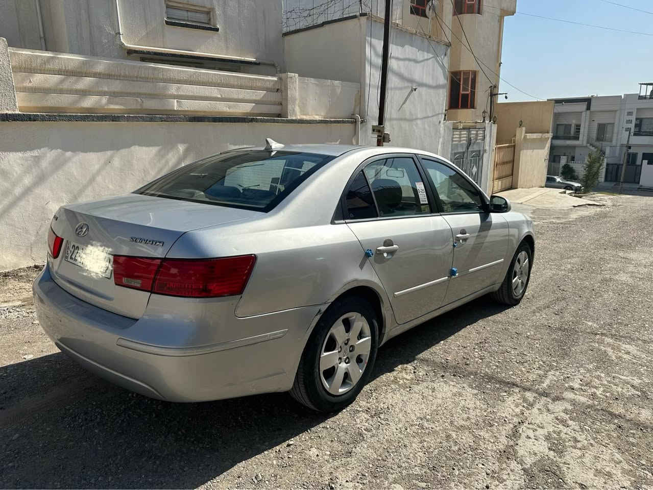سوناتا 2009 
محرك 2400 كندي بيها قطعتين صبغ بدون دواخل 
سنوية ورقم جديد 
كشن كهرباء تحكم تحديد سرعه كير ومحرك مابي عيب تبريد وكهربائيات كلها شغال 
سعر 107 وبي مجال 
مكان سيارة كركوك 
*********** كركوك, العراق
