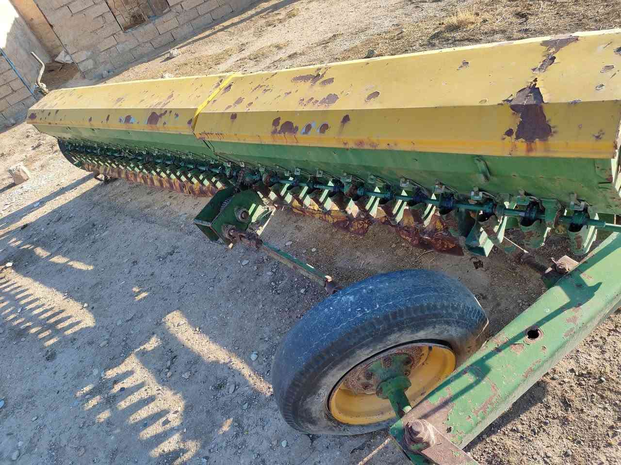 باذرة للبيع  جوندير 24 صاج نوعية البوري مربع 
 للاستفسار الاتصال على الرقم 
  ***********
