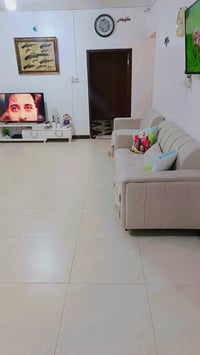 شقة فرنسية • الموفقية • قرب شارع بغداد