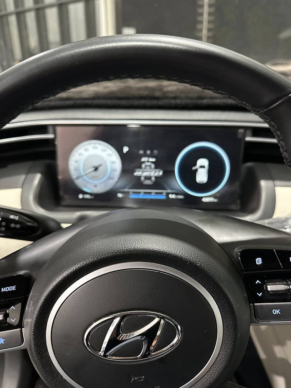 السلام عليكم توسان 2024 نص فول 43 الف مكفولة ما عدا جوة رقم طخة بل جنطة واضحة بل صورة السعر 218 وبيها مجال ل استفسار ***********
