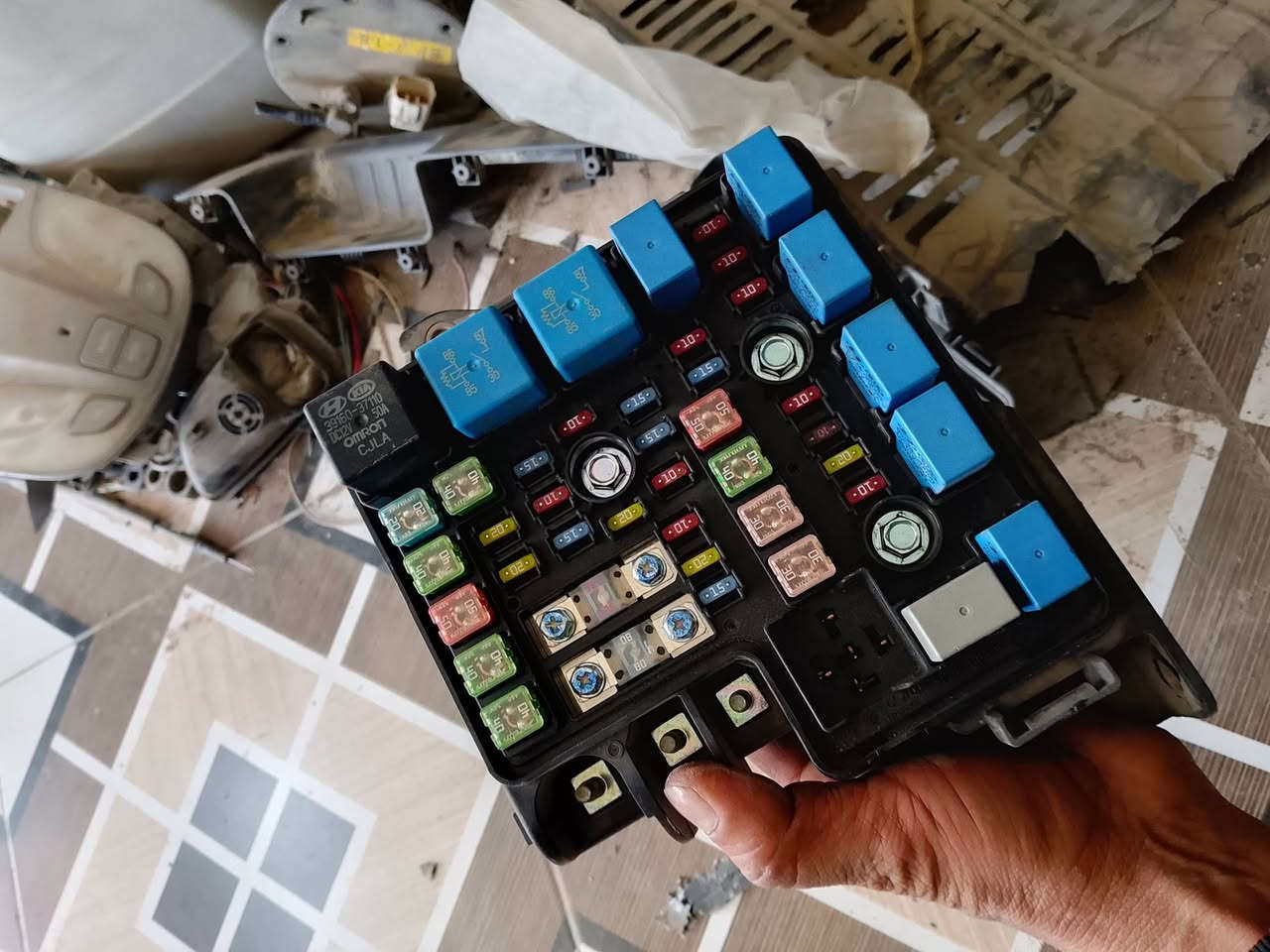 قواعد فيوزات زيروو
النترا
سعر 35 الف
يوجد توصيل لجميع المحافظات 
حجز واتساب ***********
