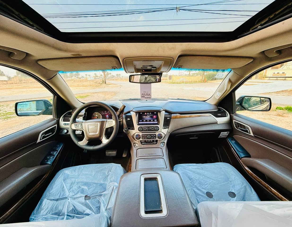 جمسي يوكن 2015 بتره خليجيه
الفئه: دينالي
المواصفات: 1/1
فتحه
جلد
داتا شو
فورويل
بصمه + 4 ابواب
داخل لونين
رادار امامي
رادار جانبي
كيجات الاكترونيه
شاشه سقف DVD
ستيرن كهرباء
ستيرن تدفئه
صندوق كهرباء
سماعات  Bose
كشن ميموري
كشن هزاز
مري شفط
تحديد مسار
تشغيل عن بعد
شاشه + قاصه
حساس امامي + خلفي
كشنات تدفئه + تبريد
كشنات كهرباء امامي + خلفي
السيارة مكفولة من الصبغ بيها فقط بارد باب خلفي ايمن والباقي مكفول بدون صبغ او ضرر رقم بغداد بأسمي
السعر ( 330 ) مكاني بغداد
***********
