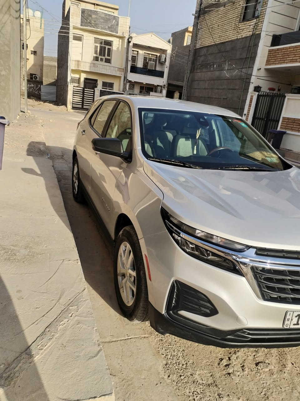 السلام عليكم 
سيارة شوفرليت ايكونوكس LT وارد امريكي للبيع
رقم بغداد بسمي 
الموديل : 2022
المحرك : 4 سلندر 1500 تيربو
بجم كبس حادث خلفي خفيف جدا ايربالك سليم
سياره مابيه اي نقص 
صور الحادث بالمنشور  
عداد المسافة 95 الف كيلو 
المواصفات .. 
شاشة ابل كار بلي - كامرة دوارة
رادار امامي 
تحديد مسار - تثبيت سرعة
تبريد قطعتين - تحكم ستيرن
كرسي السايق كهربائي - تشغيل بصمة
سايد بريك بصمة - 
فور ويل 
لايت فول زنون 
السعر 165 ورقه 
مكان السياره بغداد الدوره 
للاتصال
***********
