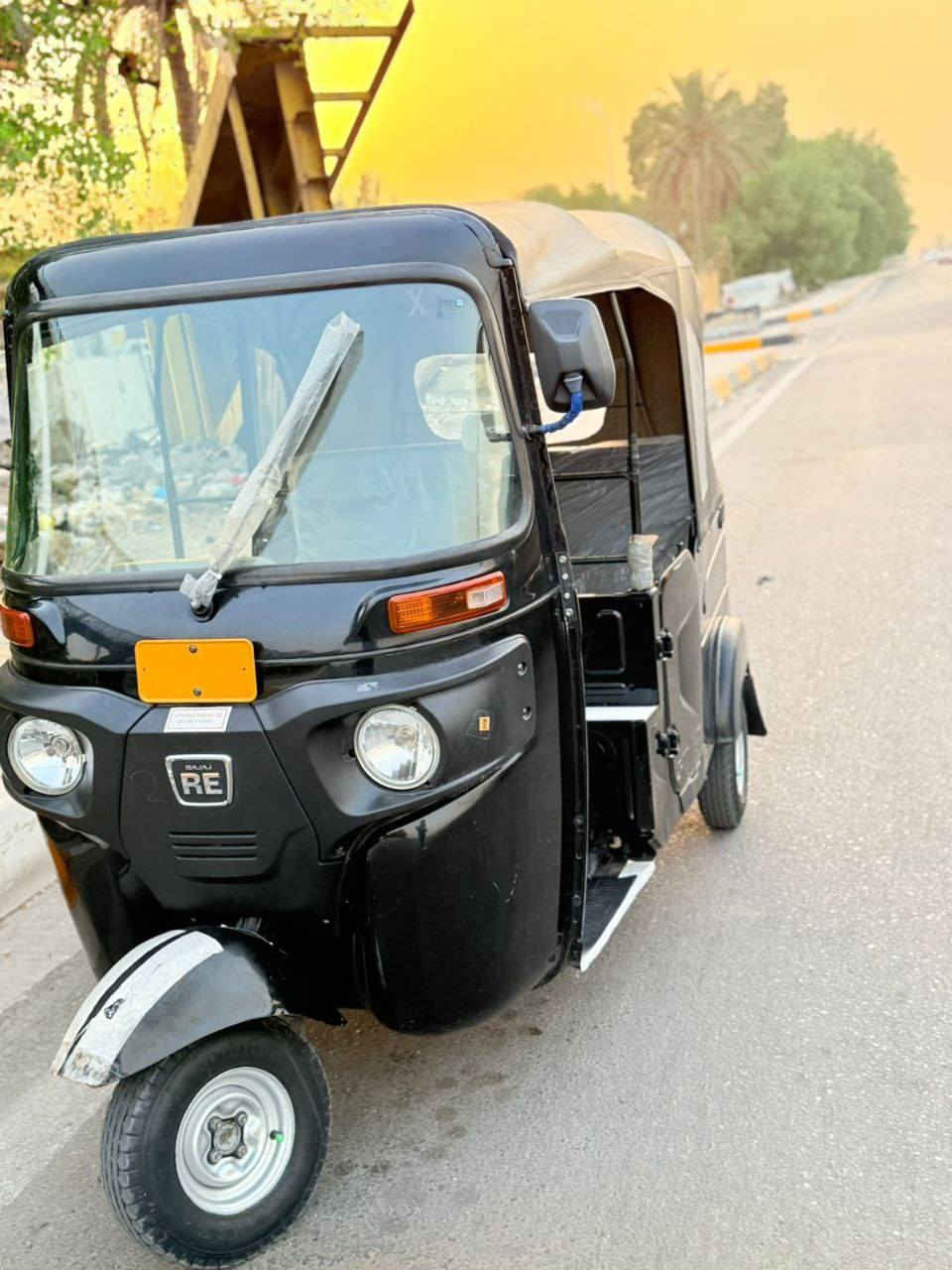 السلام عليكم من رخصة الادمن تكتك 22 مرقم دولي كفاله عامه كشر ومحرك المكان بغداد جسر ديالى السعر ٩٦٠٠ غير متواجد على الفيس الاتصال  ***********
