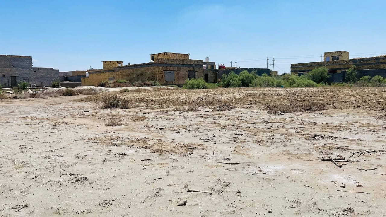 السلام عليكم قطعه زراعي للبيع  مساحه 1100مدفونه وكامله كل الخدمات متوفره منطقه مخدومه وسكنيه مكان القطعه كرمه بني سعيد مقابيل الهرد السعر  اتصل وبيك خير ودلل ***********

