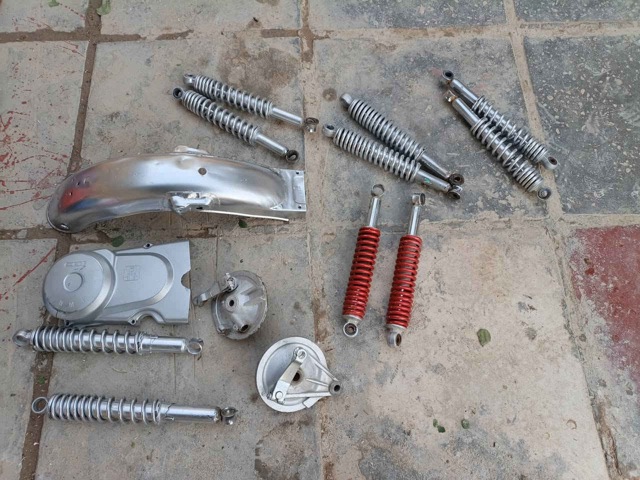 السلام عليكم تانيكات ودبلات وطبلات وجاملغ للبيع قيم واخذ مكاني شطره *********** بي واتساب
