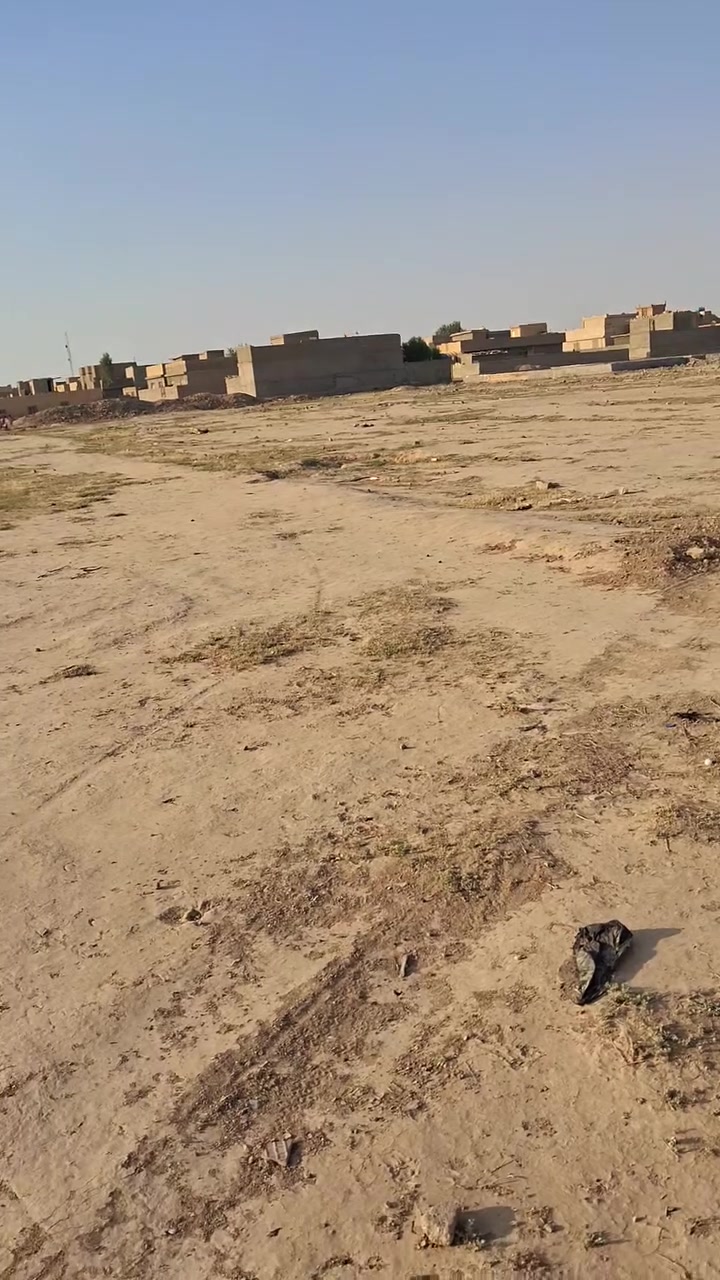السلام عليكم نصف دونم للبيع خلف البانزين خانه مال الافين بعد المشروع السعر 5مليون قابل للتفاوض المي والكهرباء يبعد عنها 200متر 
المراسلة للحساب او الاتصال 
***********
