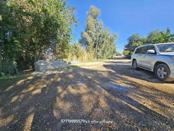 ...﷽ ...
  خانویکی شاهنە بو فروشتن
بەردەم ماڵی چول  
داری بەردار 🍊🍋🍍
حدیقەو  ئاوی ارتوازی  ئاوی بالەجوی هیە 
جیگای تایبەت  بو  پەلەور🦃🐓
خانوكه پیکهاتوە 🏡
هول 
2 ژوری نوستن
ژوری  میوان  مەتبغ 
موشتملات  
ئاو كارباى تايبةتى خوى هةية 
ناونیشان  سالح ئاغا     🏙🏙
مساحة 12×32= 384   متر
نەرخ 5  دفترو 25گەلاو    معاملە💵
بو کرینو فروشتنی خانو  باخ زوی 
پیوندی بەم ژمارەوە  بەکەن📢📢
***********  یوسف  ☎️☎️

https://www.facebook.com/profile.php?id=100083460334231&mibextid=ZbWKwL
