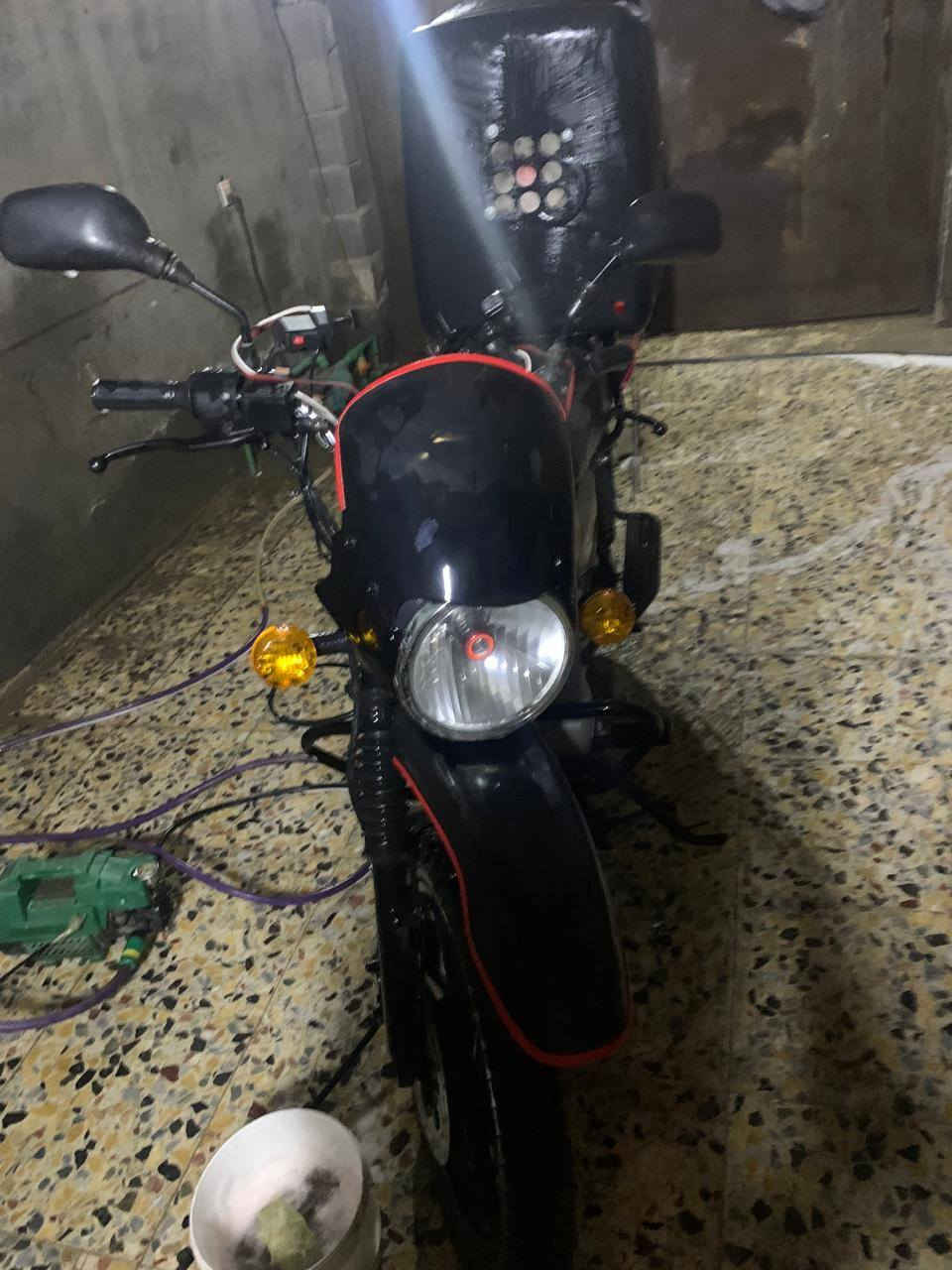 سلام عليكم اخوتي بوكسر 21 دراجه نضيفه اتخبل تخم تاير جديد مرقم انكليزي تحويل ثاني يوم كهربائيات بلاديه مكينه بدايت تبخير
مكاني بغداد شرطه الخامسه ***********  سعر 1500 وبيه مجال بسيط
