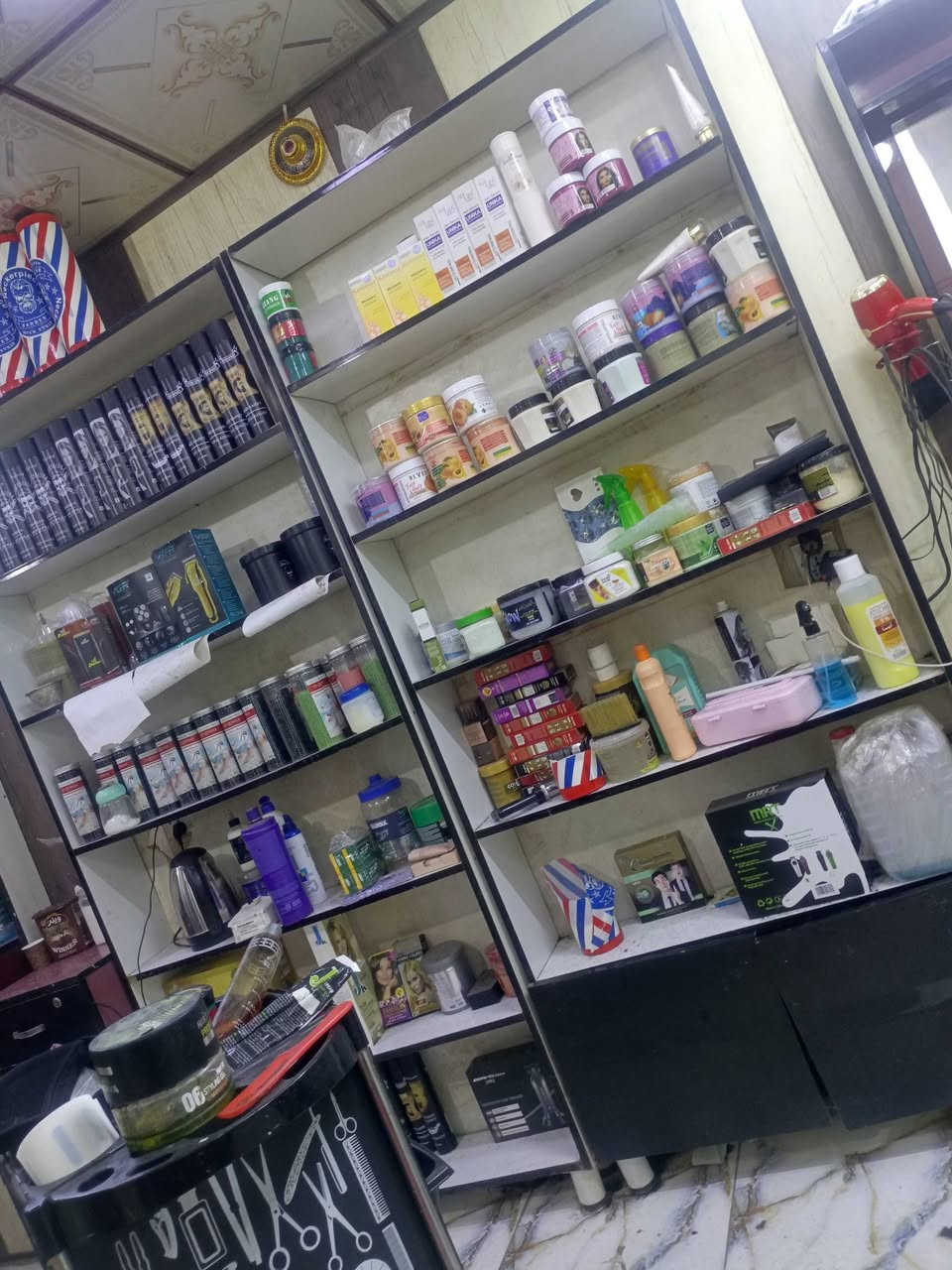 رفوف سعر ٥٠ قطعتين بغداد الحسينيه ***********
