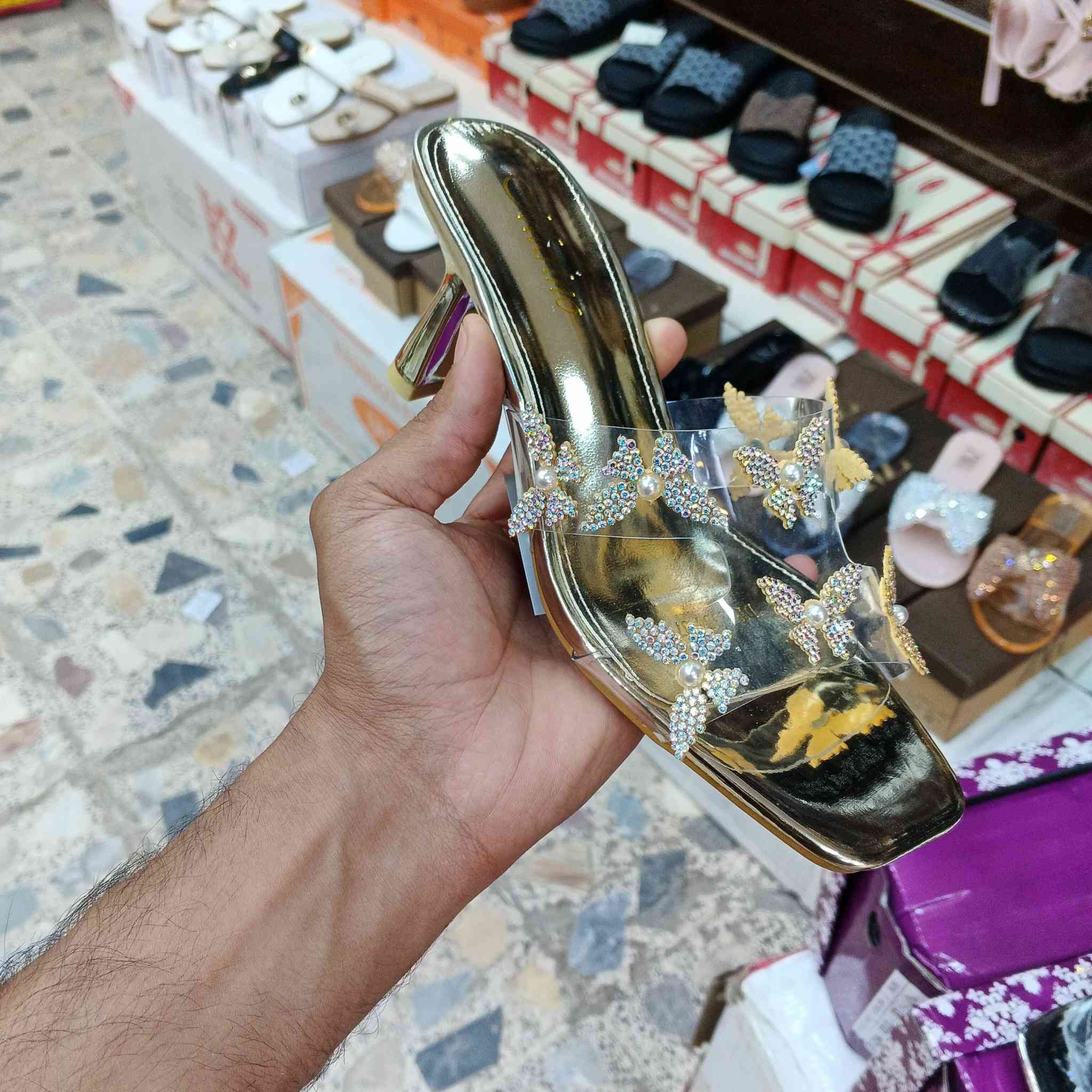 سبع البور/السوداني/اسم المحل الحذاء الذهبي(سبع البور)🩷


**إذا كنت صاحب هذا الإعلان وتريد حذفه لأي سبب، رجاءا أرسل رسالة إلى الدعم الفني**