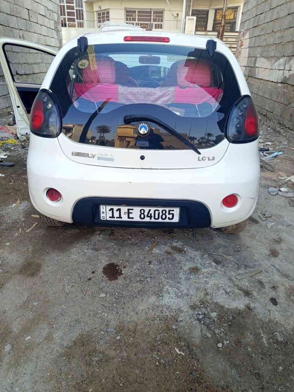 السلام عليكم  باندا نظيفه شغاله موديل ٢٠١٣ كير اوتوماتيك بااسمي رقم انكليزي جديد وسنويه جديده مكانها كميره ***********
