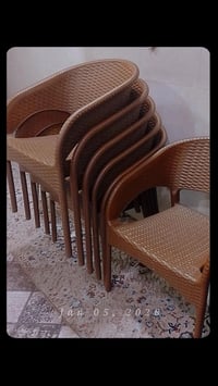 كرسي حديقة عدد 6 للبيع السعر 95 الف 07726688136