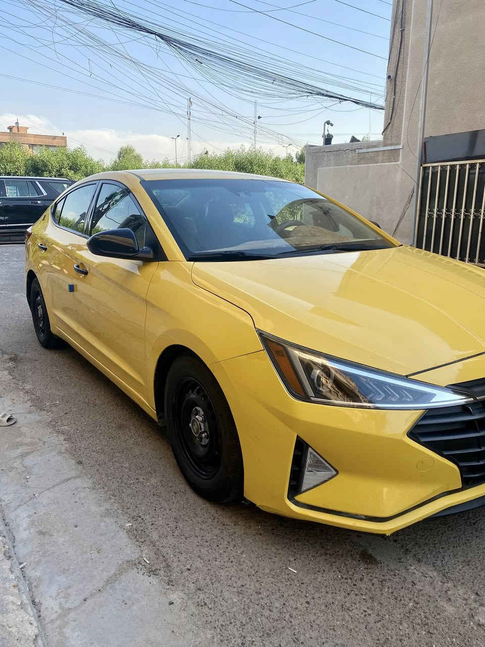 سلام عليكم
النترا موديل ٢٠٢٠ البيع امريكي 
صور حديثة مرفوقة مع منشور 
بدون يربك بدون تبديل ليبل واحد 
كير محرك مكفول رادار امامي 
سعر ١٢٠ بيها مجال استفسار 
على رقم ***********
سيارة موجود بغداد
