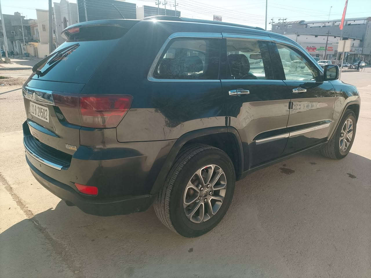 جيب موديل 11 بيه قطعه صبغ واحده  والابقي مكفوله مكان سياره بعقوبه تحرير السعر 150 وبيه مجال  
***********
